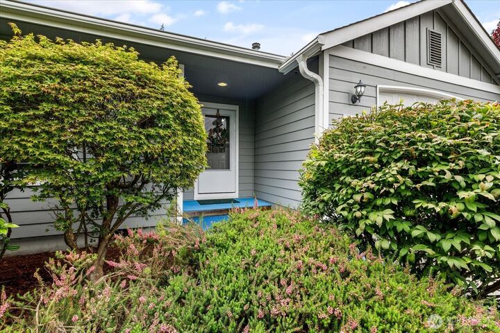Property Photo:  195 NW 12th Court  WA 98277 
