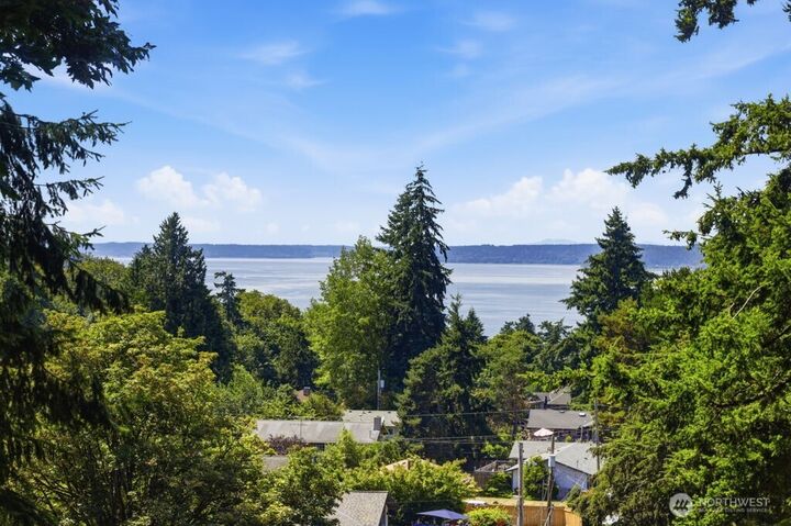 Property Photo:  28611  16th Avenue S  WA 98003 