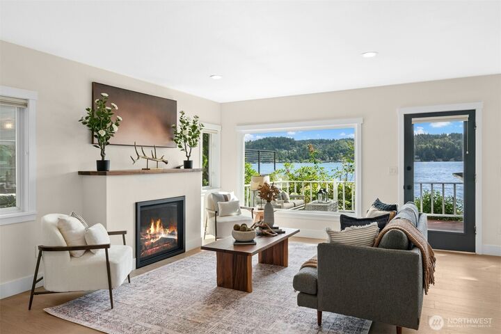 Property Photo:  11728  Riviera Place NE  WA 98125 