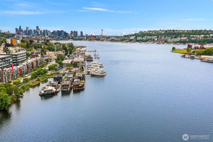 Property Photo: 2834 Fairview Avenue E WA 98102