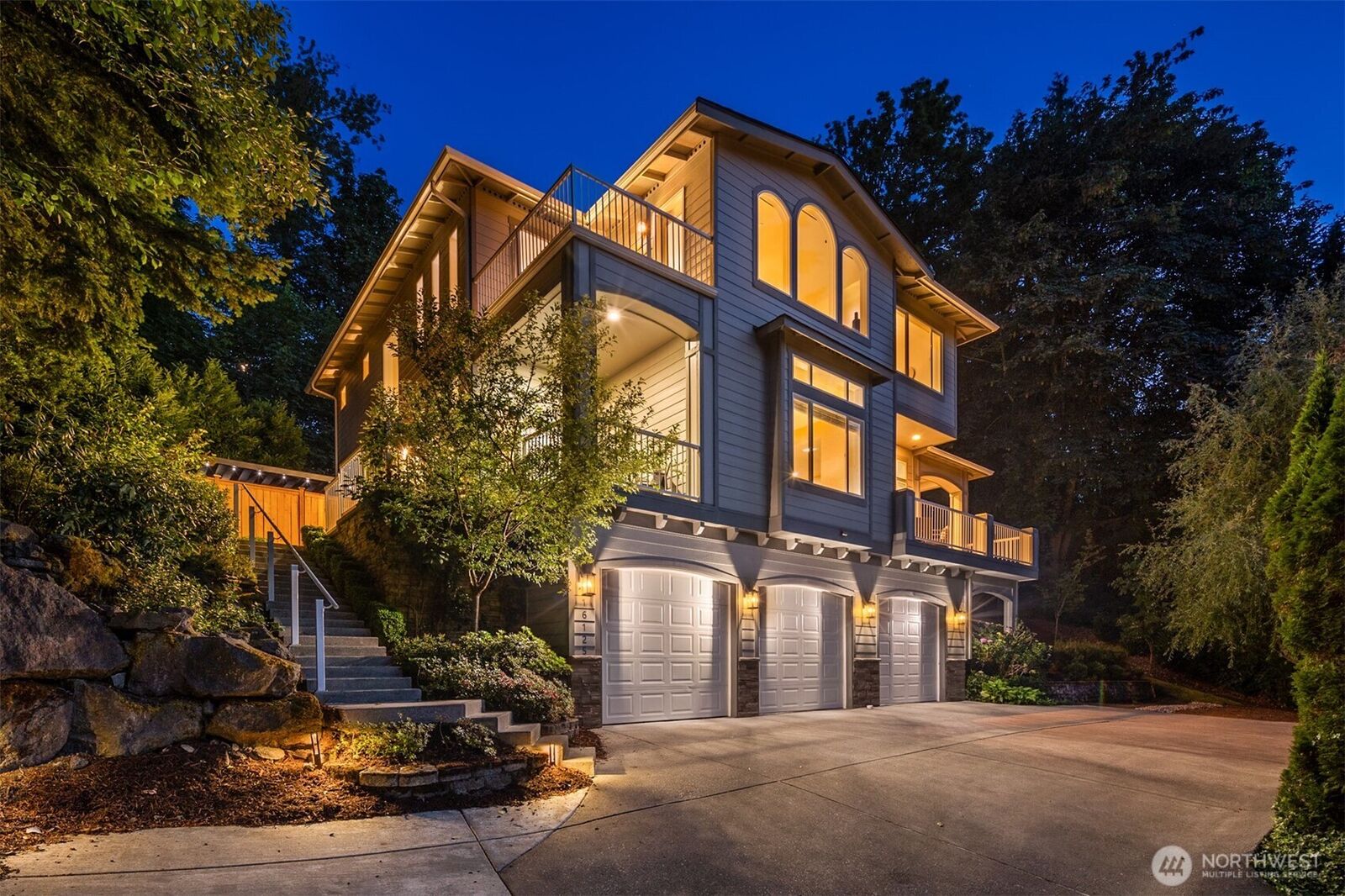 Property Photo:  16125 SE 44th Way  WA 98006 