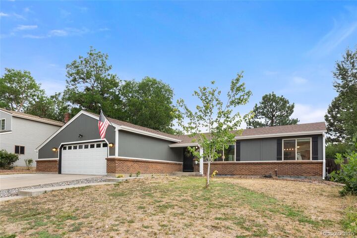 Property Photo: 4582 S Fraser Way CO 80015