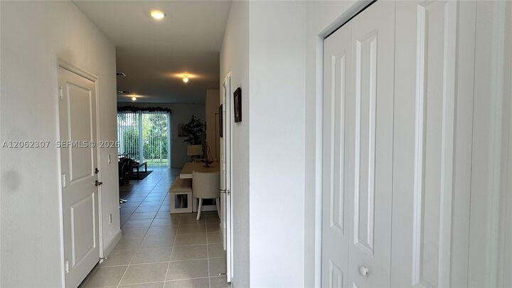 Property Photo: 401 SE Crossoak Ln 401 FL 34984