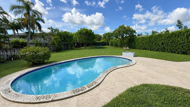 Property Photo: 7550 SW 75th St FL 33143