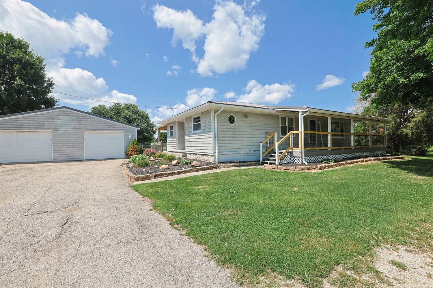 Property Photo: 10716 US 50 IN 47001