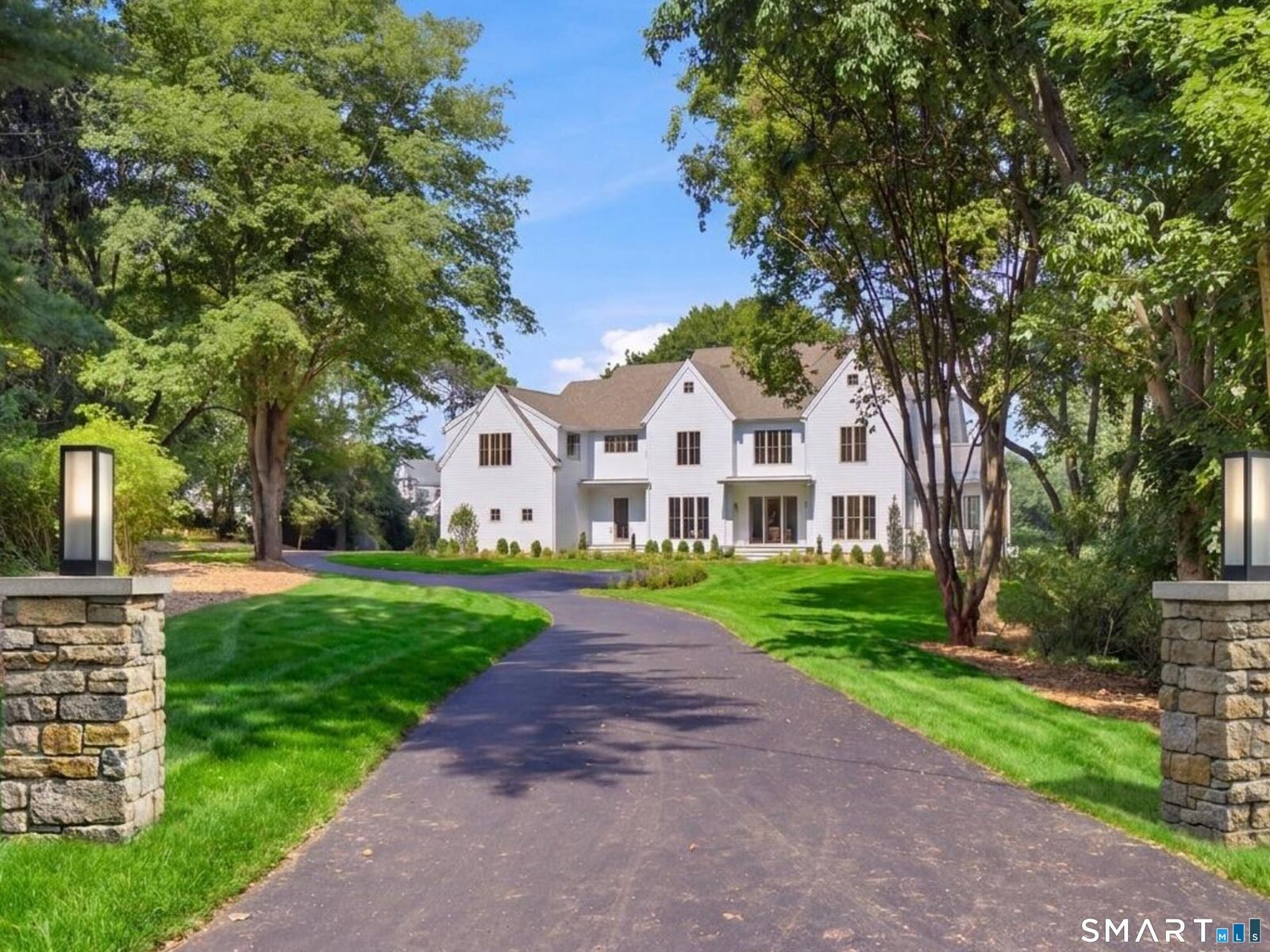 Property Photo: 5 Baldwin Place CT 06880