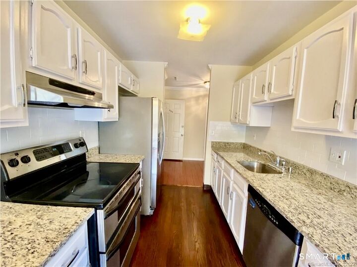 Property Photo:  1 Valley Road 205  CT 06902 