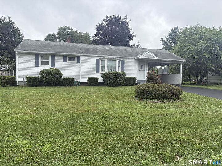 Property Photo:  