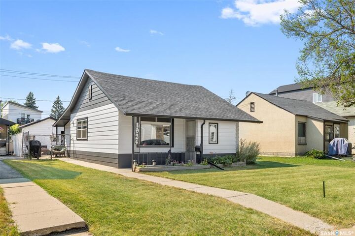 Property Photo:  1924 York Street  SK S4T 4R4 
