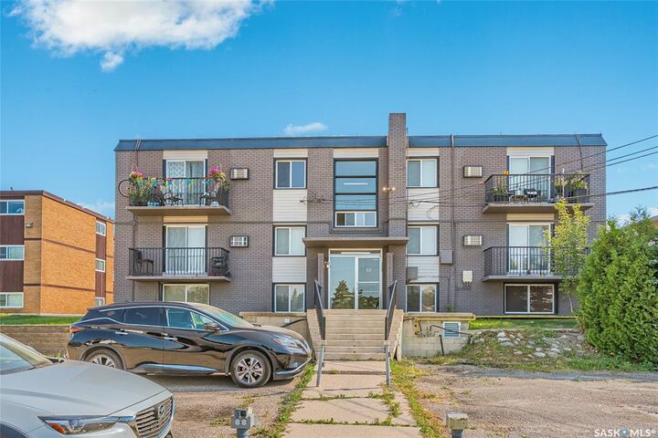 Property Photo: 104 104th Street W 8 SK S7N 1M8
