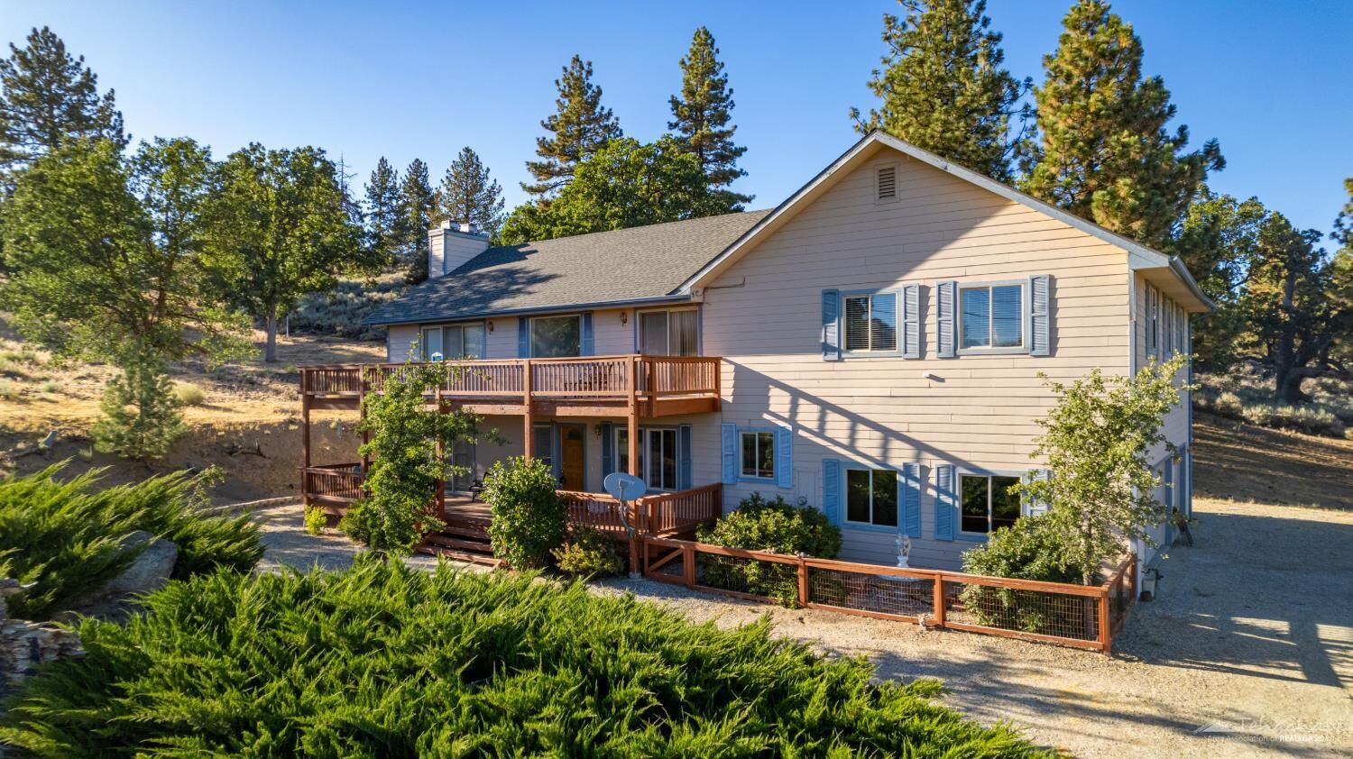 Property Photo:  26681 Stirrup Way  CA 93561 