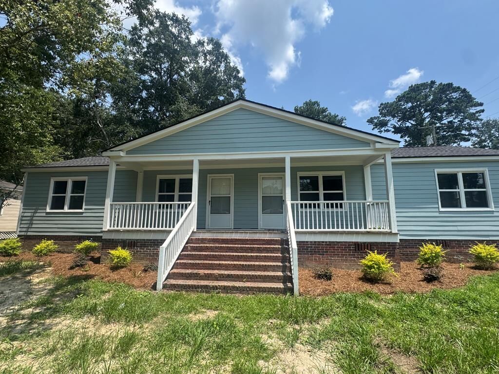 Property Photo: 1404 N Dawson St GA 31792