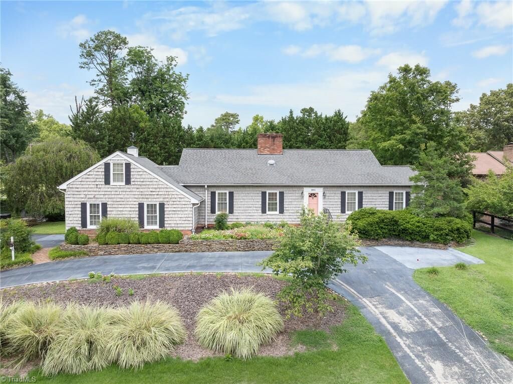 Property Photo:  902 Sedgewick Lane  NC 27262 
