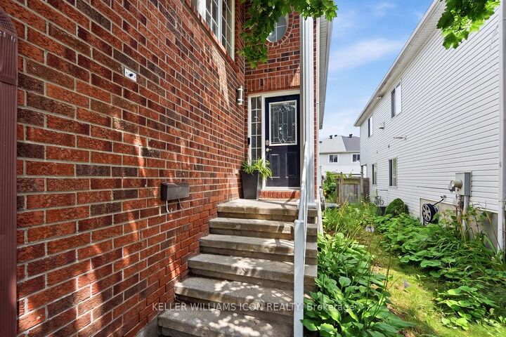 Property Photo: 125 Castle Glen Crescent ON K2L 4G9