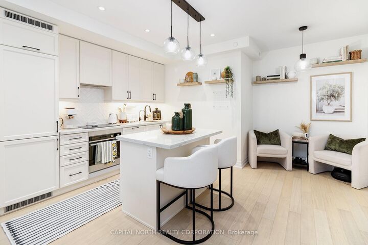 9075 Jane Street 2102 — photo 1