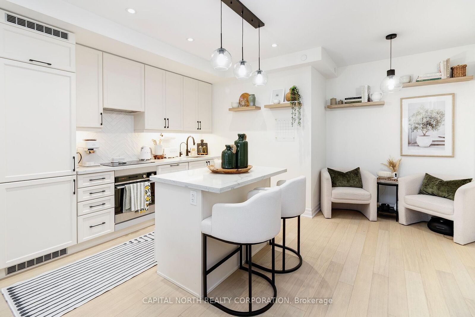 Property Photo: 9075 Jane Street 2102 ON L4K 0L7