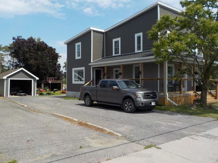 2285 Laval Road S — photo 1
