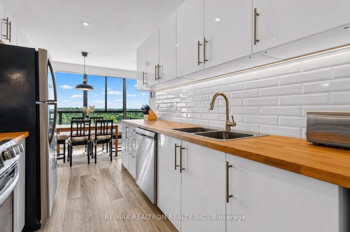 Property Photo: 1600 Adelaide Street N 905 ON N5X 3H6