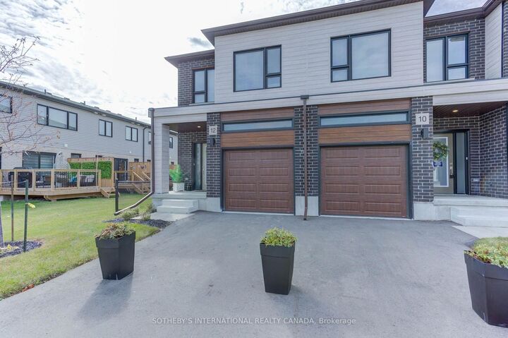 Property Photo: 72 Bur Oak Common 79Q ON N1S 0G3