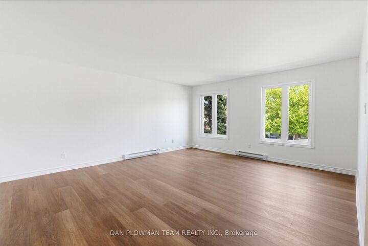Photo de la propriété: 176 Nassau Street 1 ON L1J 4A5