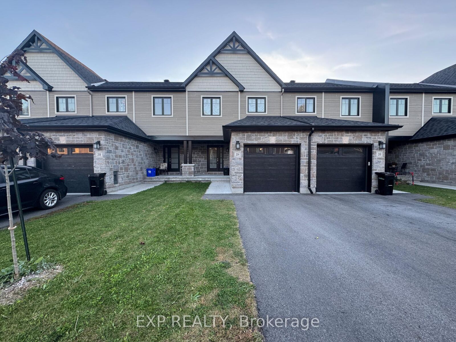 Photo de la propriété:  208 Dion Avenue  ON K4K 0M3 