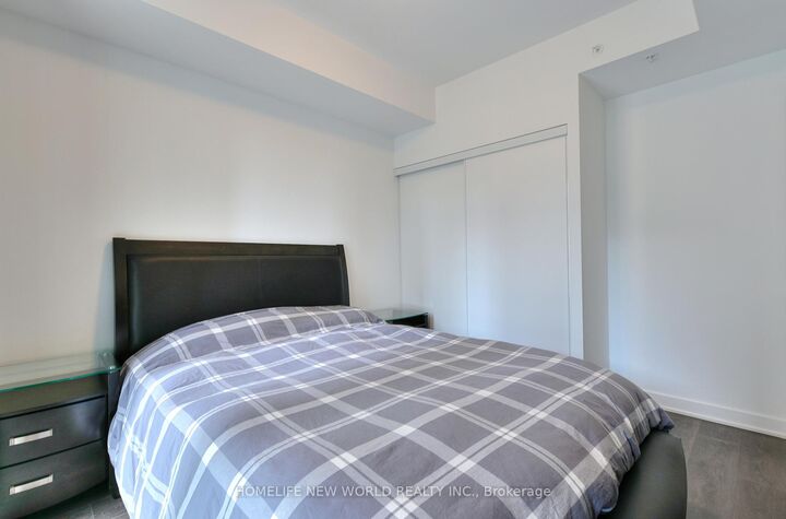 Property Photo:  85 Oneida Crescent 811  ON L4B 0H3 