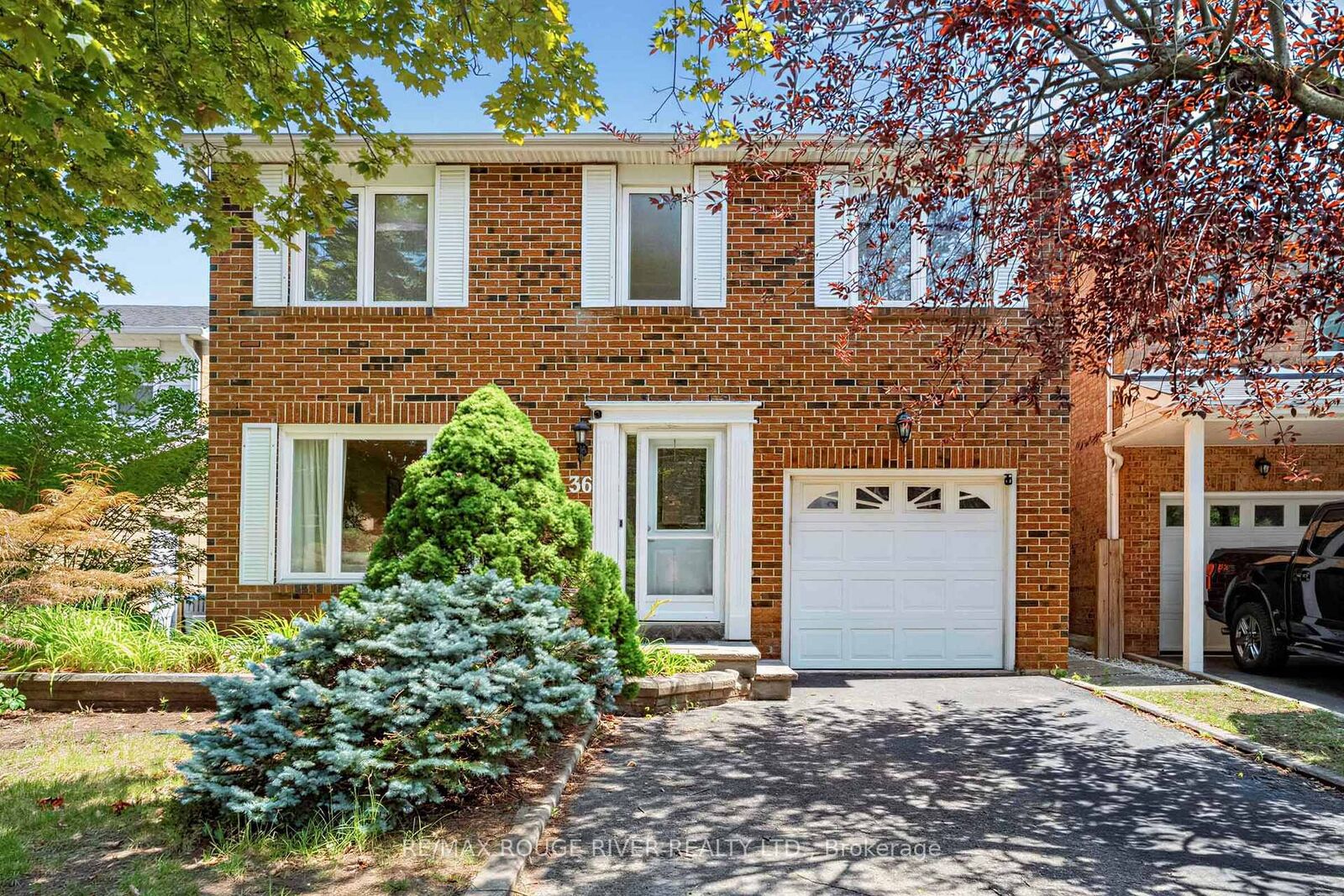Property Photo: 36 Nimrod Crescent ON L6S 4V3