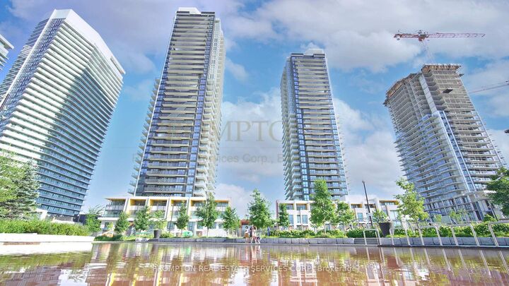 Property Photo: 85 McMahon Drive 2115 ON M2K 0H2