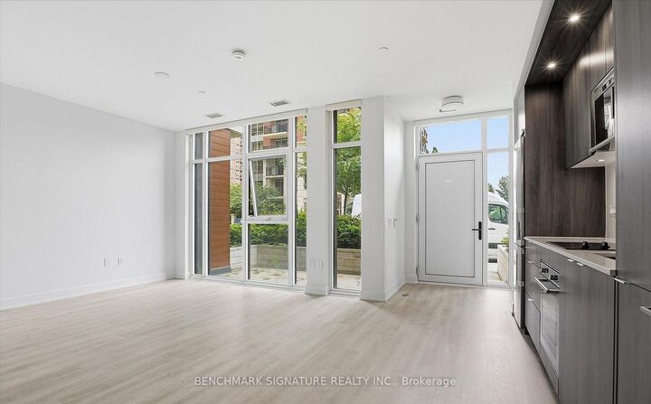 Property Photo: 30 Inn On The Park Drive 206 ON M3C 0P7