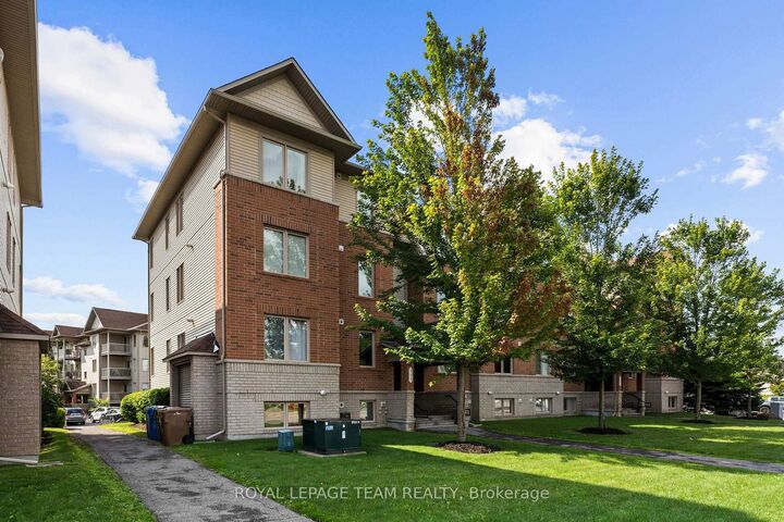 Property Photo: 313 Cresthaven Drive 2 ON K2G 4R5