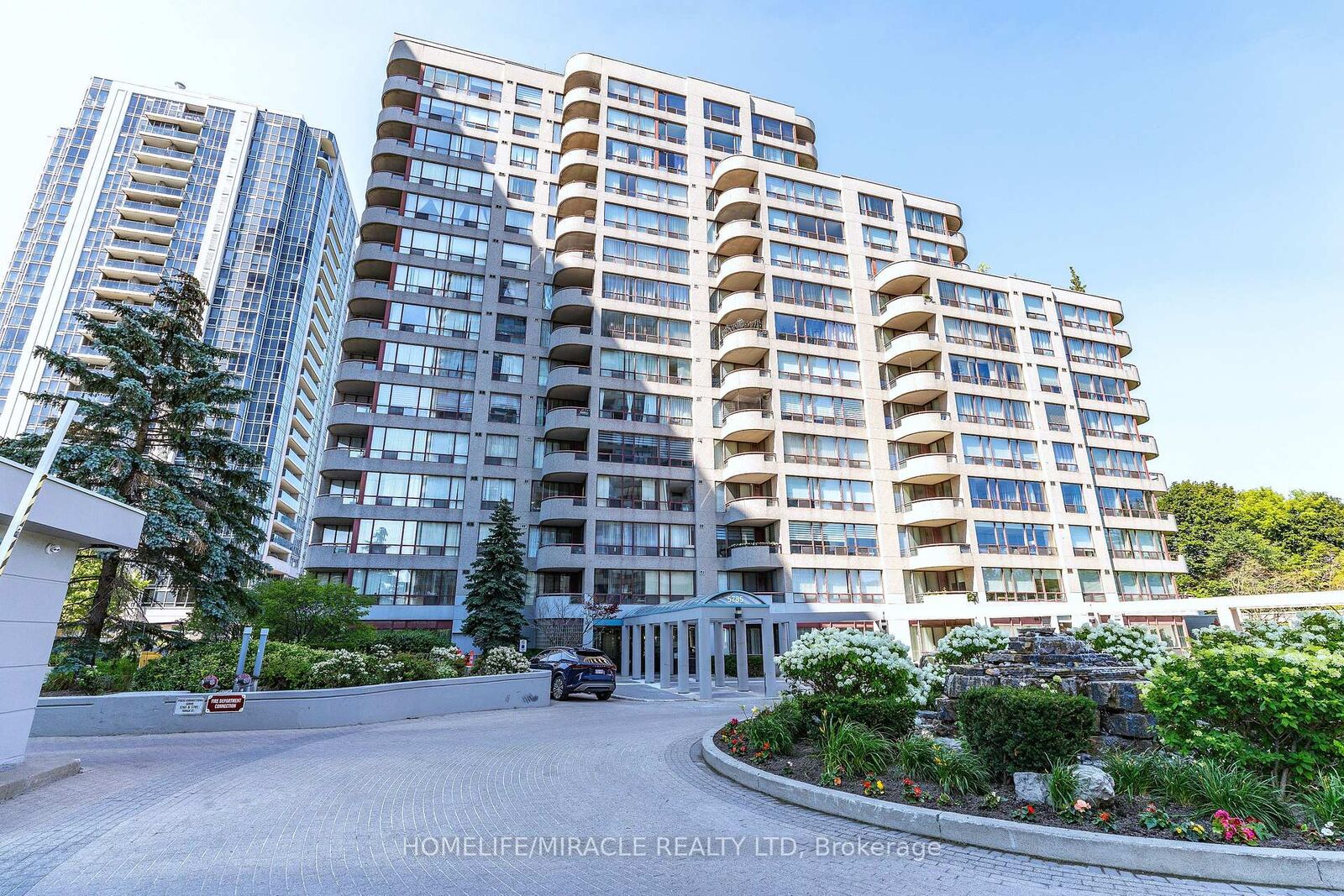 Property Photo:  5785 Yonge Street 306  ON M2M 4J2 