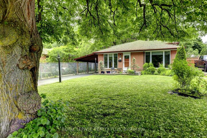 Property Photo: 2694 Truscott Drive ON L5J 2B7