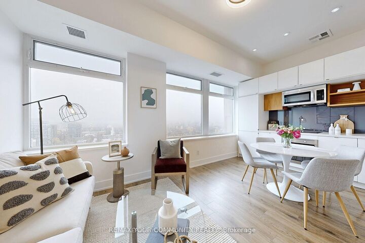 Property Photo: 111 St Clair Avenue W 1828 ON M4V 1N5