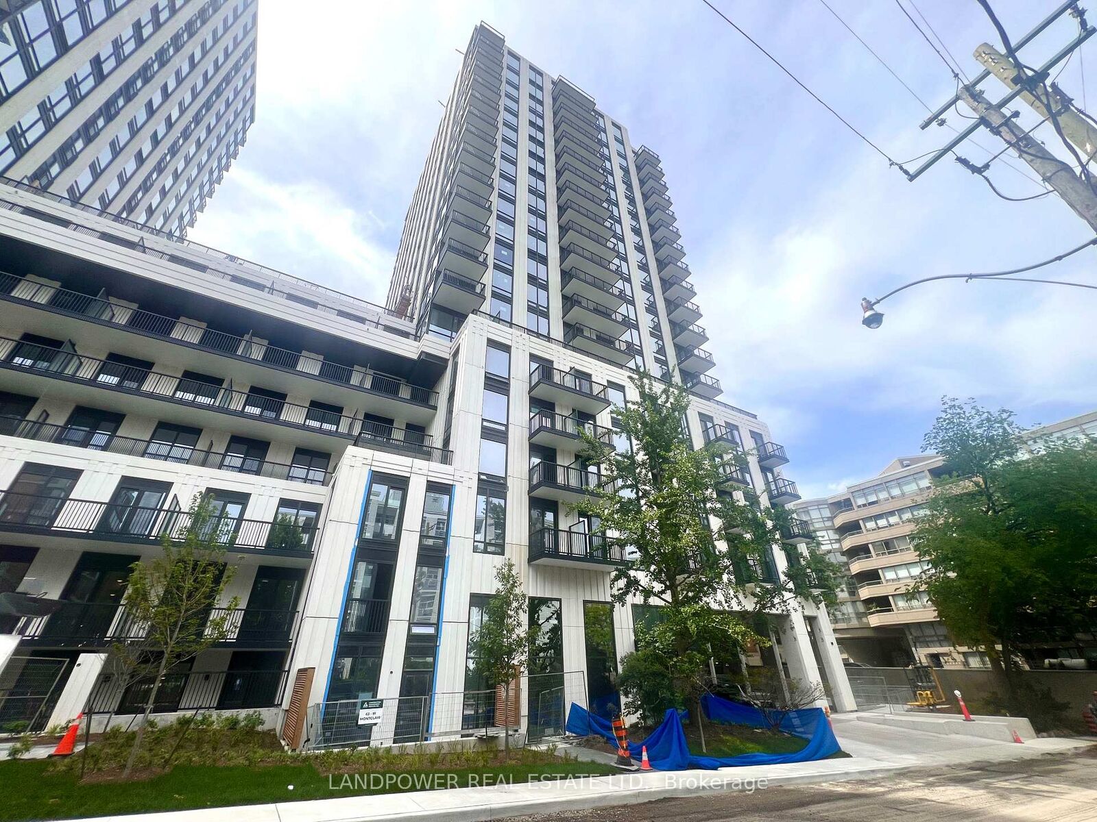 Property Photo: 91 Montclair Avenue 509 ON M5P 0B1