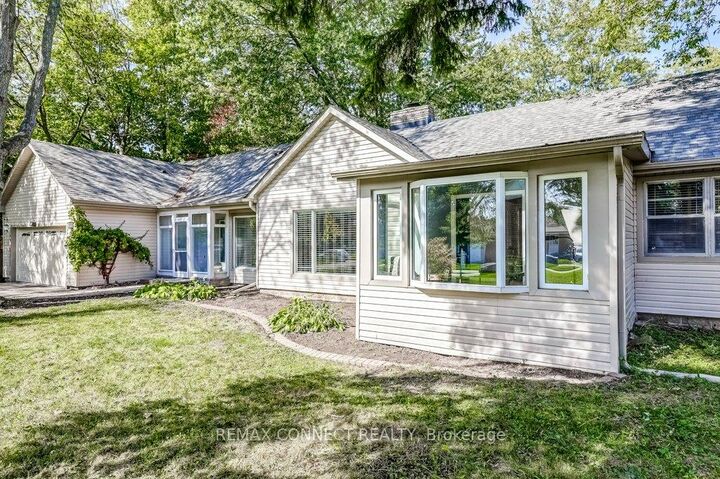 Property Photo: 70 Dunstall Crescent ON M1E 3M4