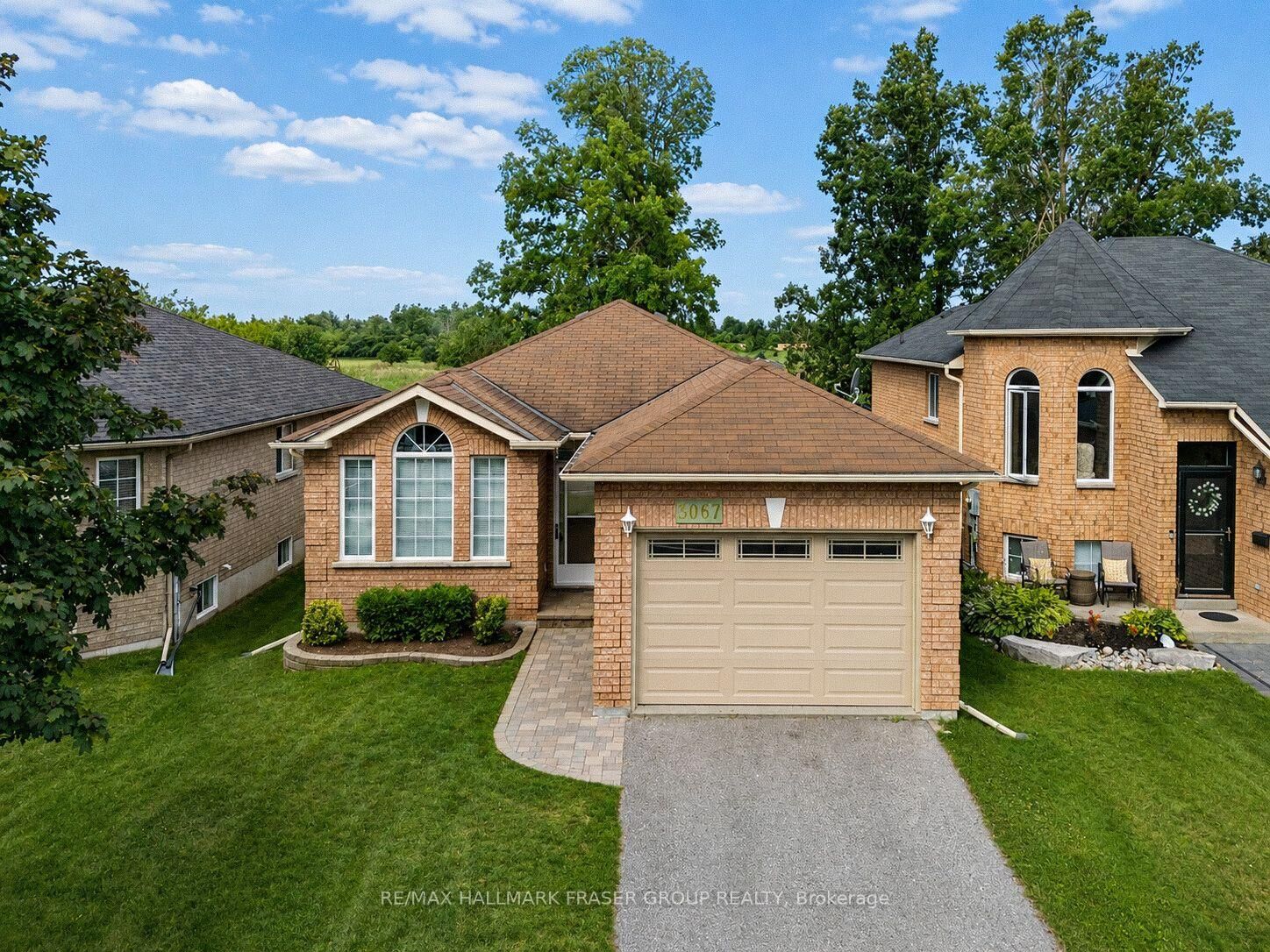 Property Photo: 3067 Westridge Boulevard ON K9K 2K5