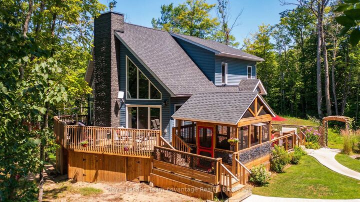 Property Photo: 17 Hagerman Court ON P2A 0B2