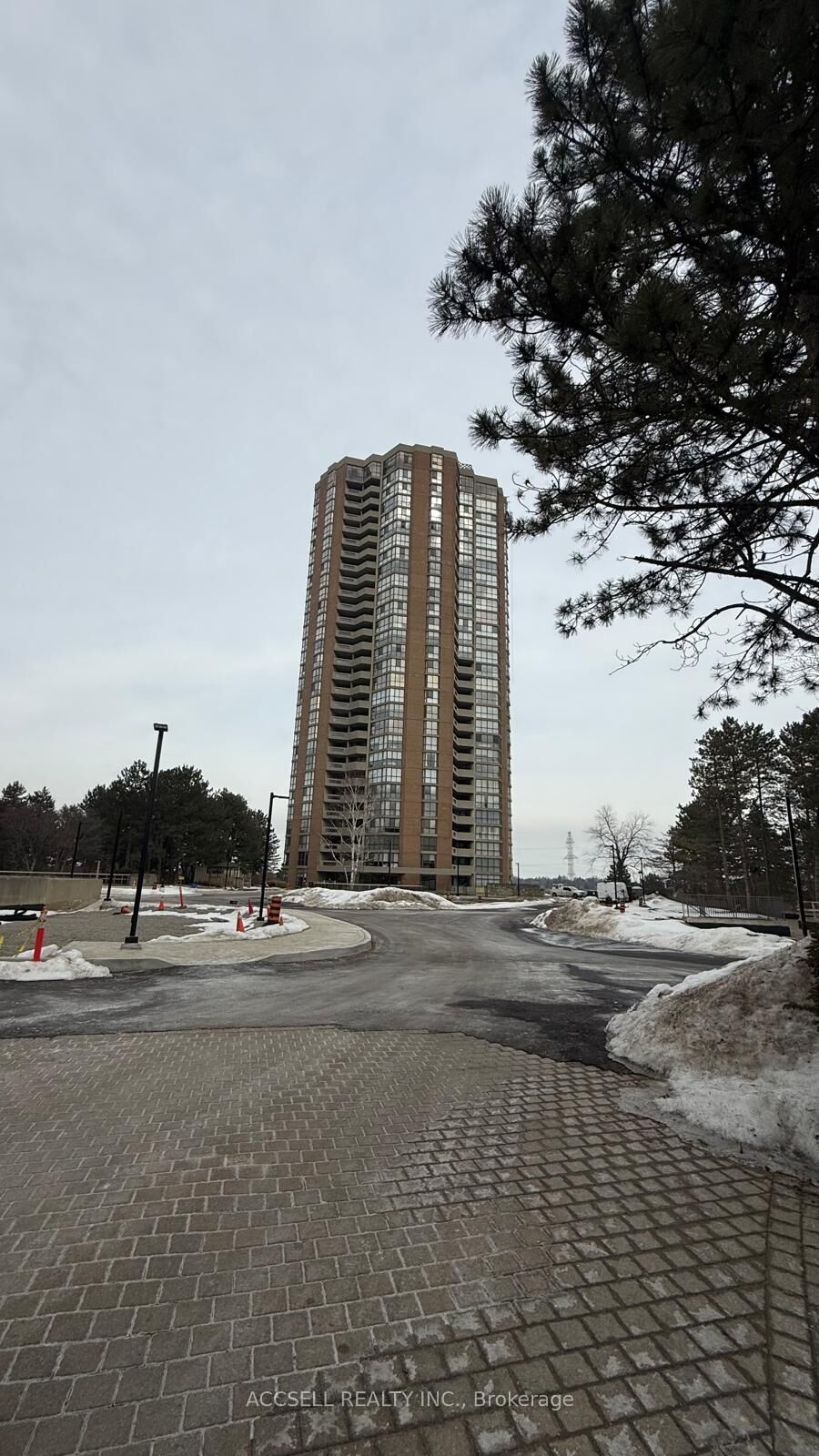 Property Photo: 85 Skymark Drive 305 ON M2H 3P2