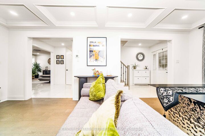Property Photo: 37 Landsdown Crescent ON L6E 1M6