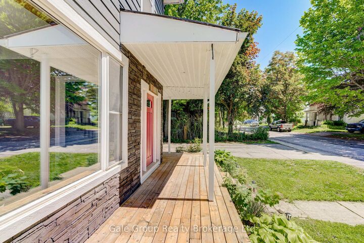Property Photo:  213 Albert Street  ON N5C 2Y5 