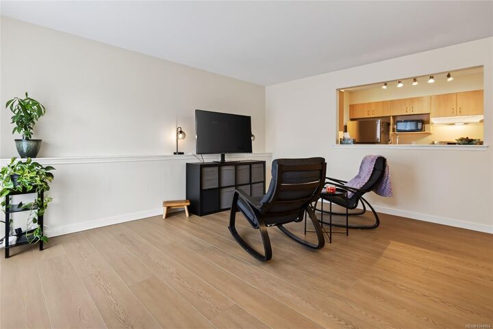 Property Photo: 840 Braidwood Rd #2 BC V9N 3R9