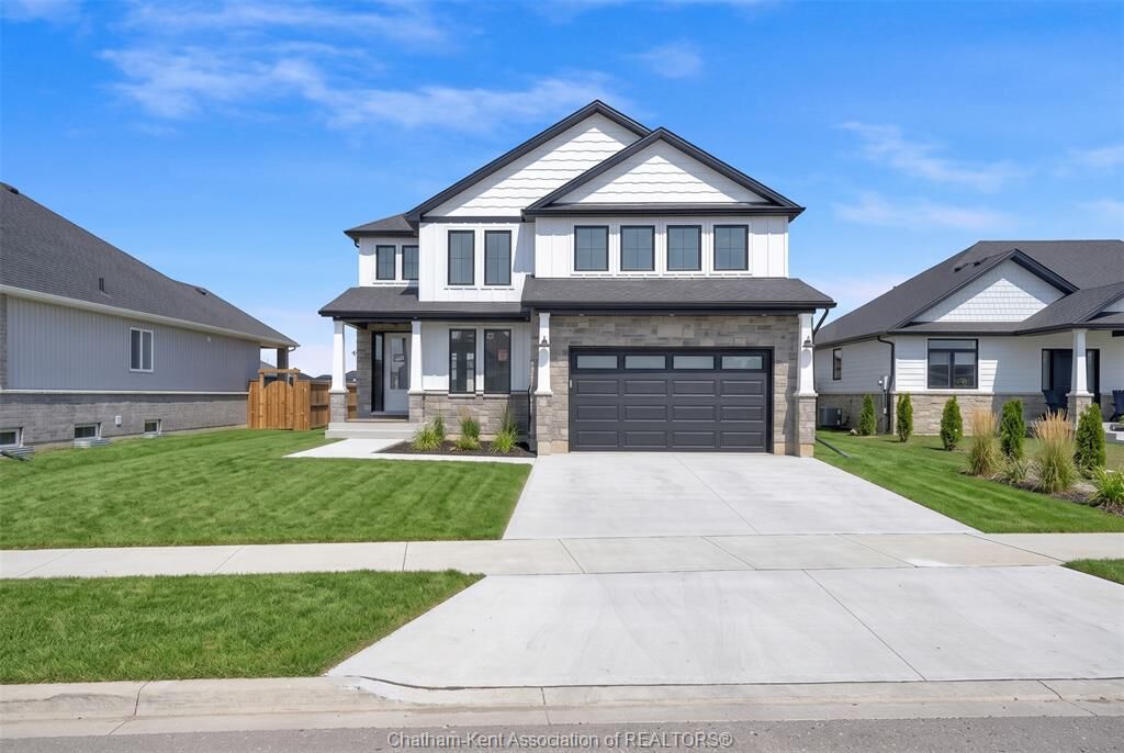 Property Photo: 168 Rosewood Crescent ON N7M 0V4