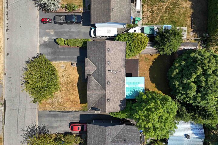 Property Photo: 17844 57A Avenue BC V3S 1J4