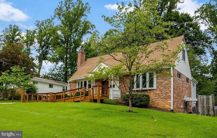 Property Photo:  8710 Piccadilly Place  VA 22151 