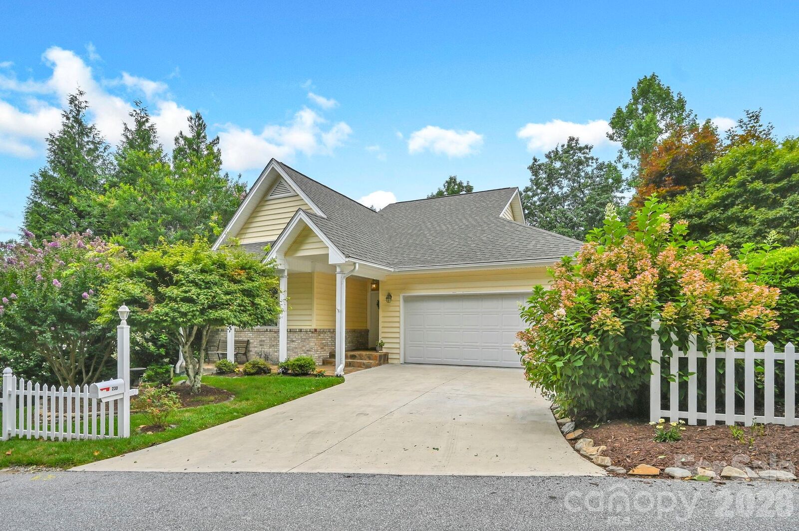 Property Photo:  230 Carriage Summitt Way 2423  NC 28791 