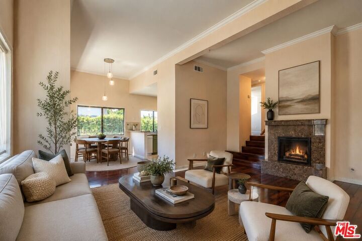 Property Photo:  18445 Hatteras St, Unit 504  CA 91356 