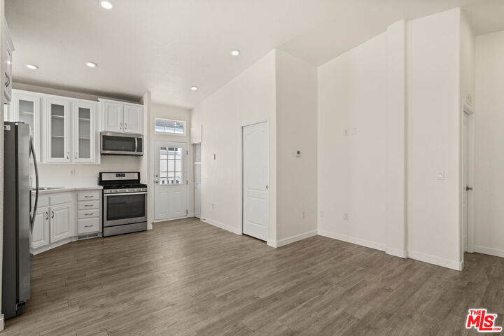 Property Photo: 8250 Lankershim Blvd, Unit 19 CA 91605