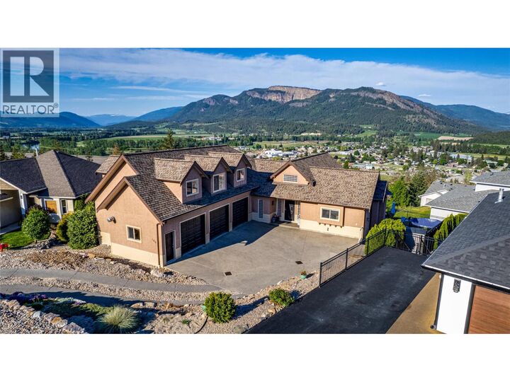 108 Red Rock Crescent — photo 1