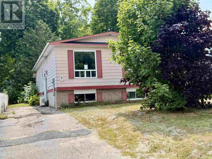 9 Lisbon Rd — photo 1