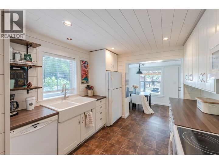 9705 Sargeant Street — photo 1